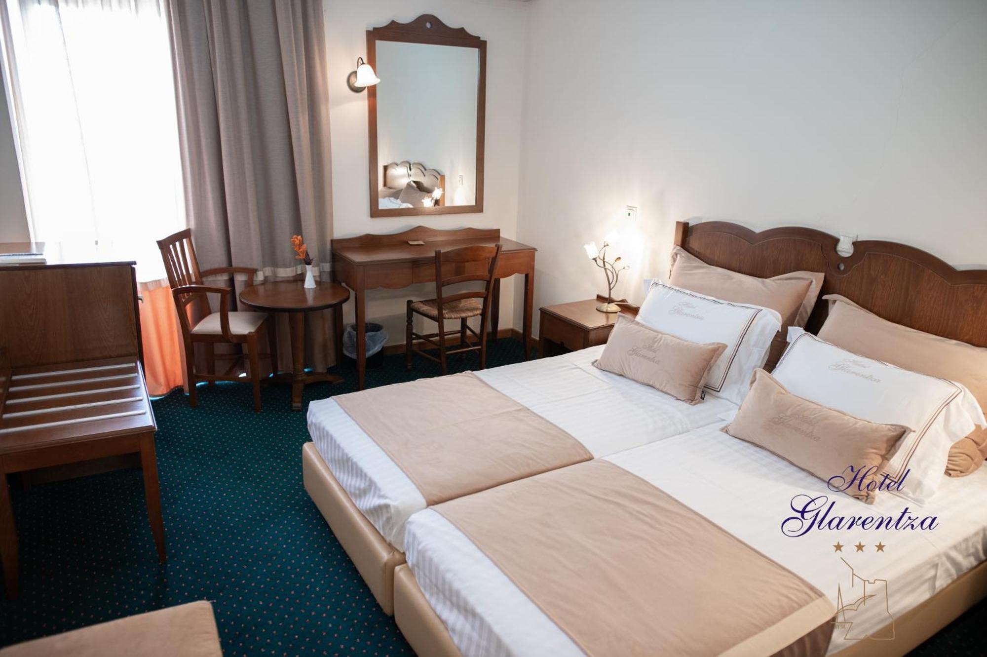 Glarentza Hotel 3*